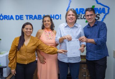 Requerimento para aquisição de computadores para sala de tecnologia é protocolado no gabinete do Deputado Estadual Caravina