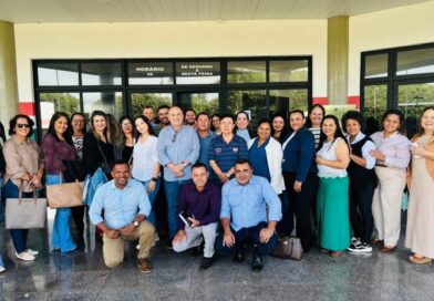 Prefeito Clóvis do Banco, vereadores, secretários e demais funcionários participam do 5º Encontro do Seminário Regional do MS Ativo
