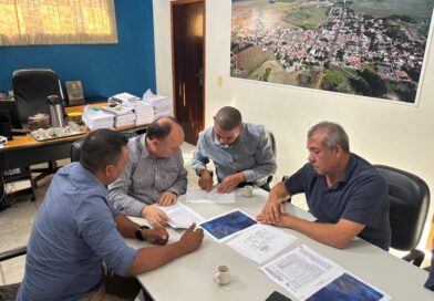 Reunião para elaboração de projeto de lei para o novo ponto de embarque e desembarque no Rio Ivinhema é realizada em Taquarussu