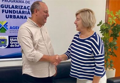 Prefeito Clóvis do Banco busca recurso para moradias