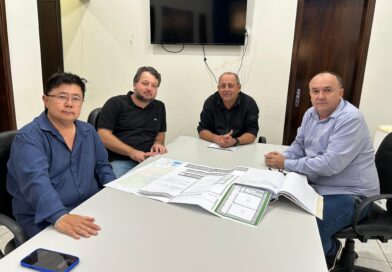 Prefeito Clóvis do Banco assina ordem de serviço para construção de 4 salas no CEI