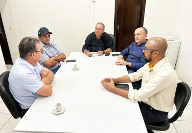 Empresário Toninho Poços se reúne com Prefeito Clóvis do Banco para discutir sobre realização do Futebol Solidário