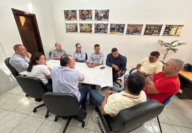 Prefeito Clóvis do Banco se reúne com secretariado e reforça planejamento estratégico para as secretarias e Festa do Peão