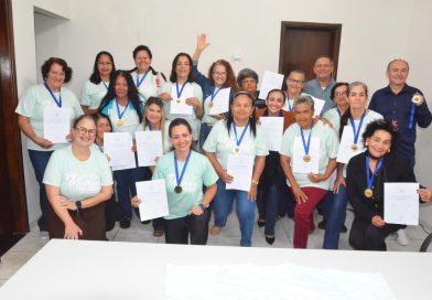 Prefeito Clóvis do Banco recebe atletas da melhor idade