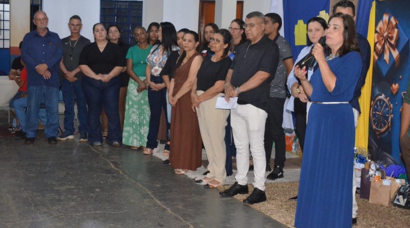 Pais dos alunos da Irene Linda são homenageados
